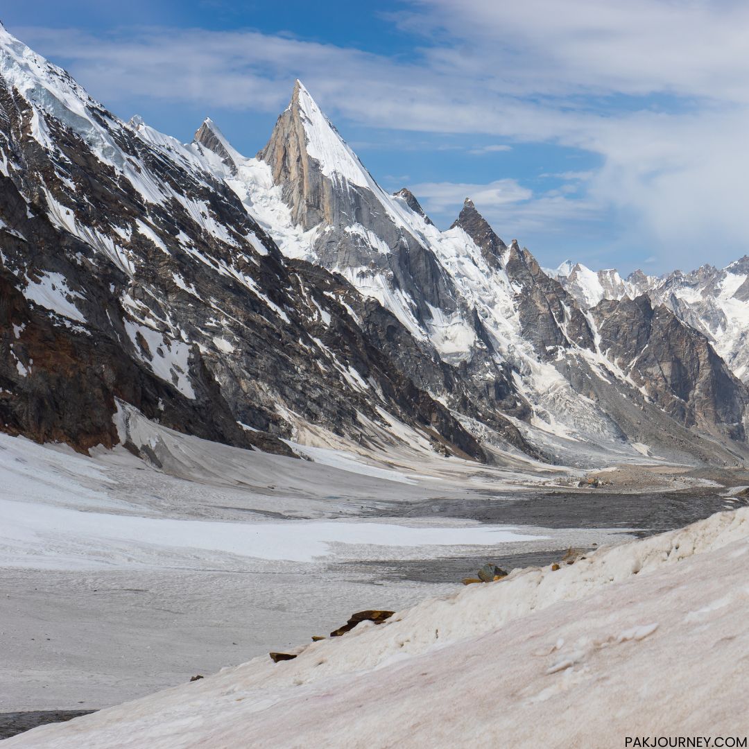 Tour de Mustagh - Karakoram Expedition to K2 & Gondogoro La